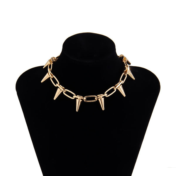 Rivet decor metal chain choker necklace
