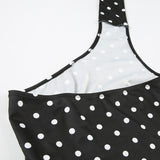 Top de un hombro sin espalda con cuello halter y lunares irregulares 
