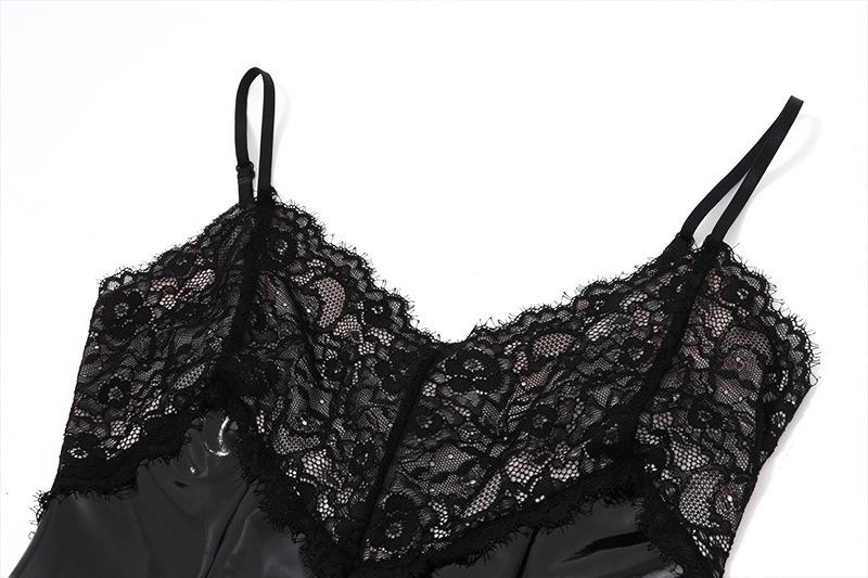 Mini-robe zippée en cuir PU avec ourlet en dentelle et col en V 
