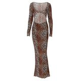 Vestido largo de manga larga con estampado de leopardo y escote en U calado 