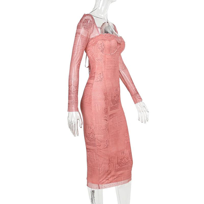 Robe midi imprimée à manches longues et ourlet en dentelle et col carré 
