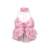 Conjunto de falda larga con volantes y apliques de flores con abertura y estampado halter 