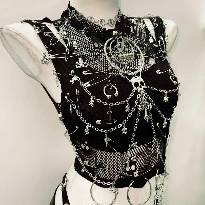 Conjunto de minifalda con cremallera, cadena de metal, anillo en O y aplique de calavera 