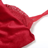 Mini-robe en velours à col en V et ourlet en dentelle avec gants froncés 