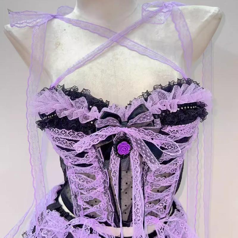 Ensemble mini-jupe à nouer avec ourlet en dentelle croisé sur le devant 