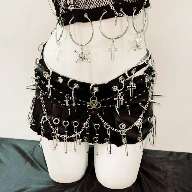 Conjunto de minifalda con cremallera, cadena de metal, anillo en O y aplique de calavera 