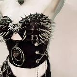 Haut à col en cœur avec rivets ajourés et appliqués 