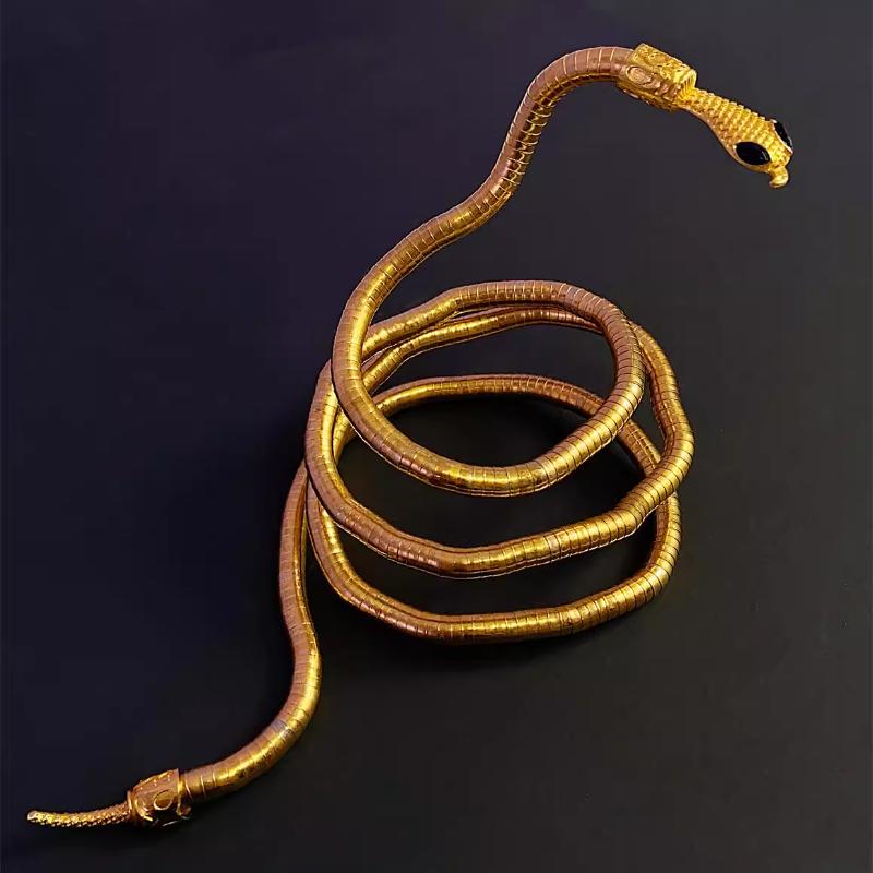 Serpentine decor gold arm cuff