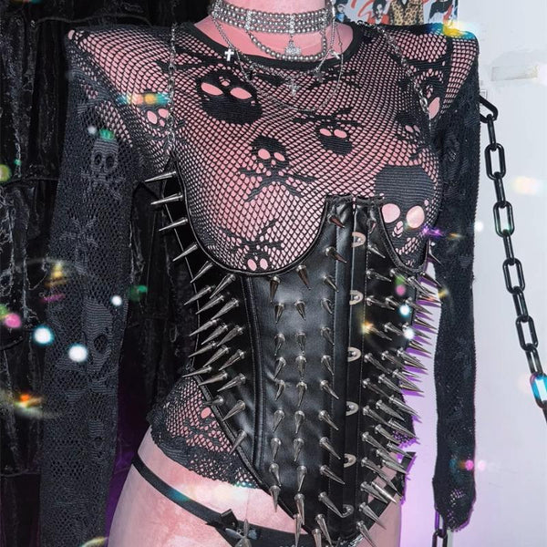 Haut camisole en cuir PU avec boucle en métal et rivets appliqués 