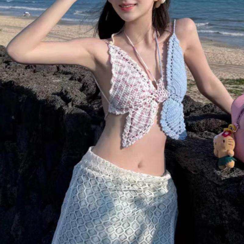 Haut caraco licou en tricot avec motif papillon et découpes ajourées 