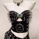 Haut à col en cœur avec rivets ajourés et appliqués 