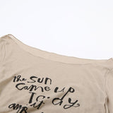 Top fruncido con estampado de letras, cuello redondo y manga larga 