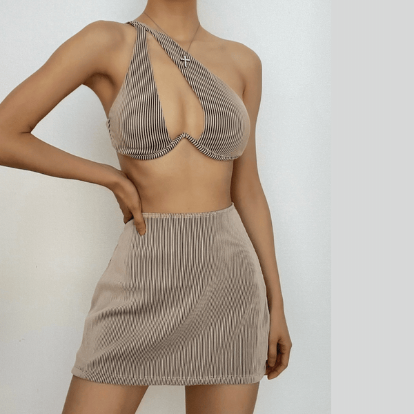 Traje de baño de 3 piezas con botones irregulares, liso y ahuecado con un solo hombro 