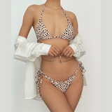 Maillot de bain 3 pièces léopard à manches longues et col licou contrasté 
