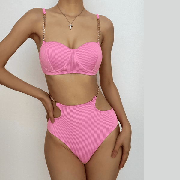 Traje de baño bikini liso con botones y cadena metálica acolchada y lazo 