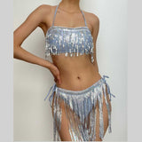 Traje de baño bikini con espalda descubierta, cuello halter, borlas brillantes y lazo en contraste 