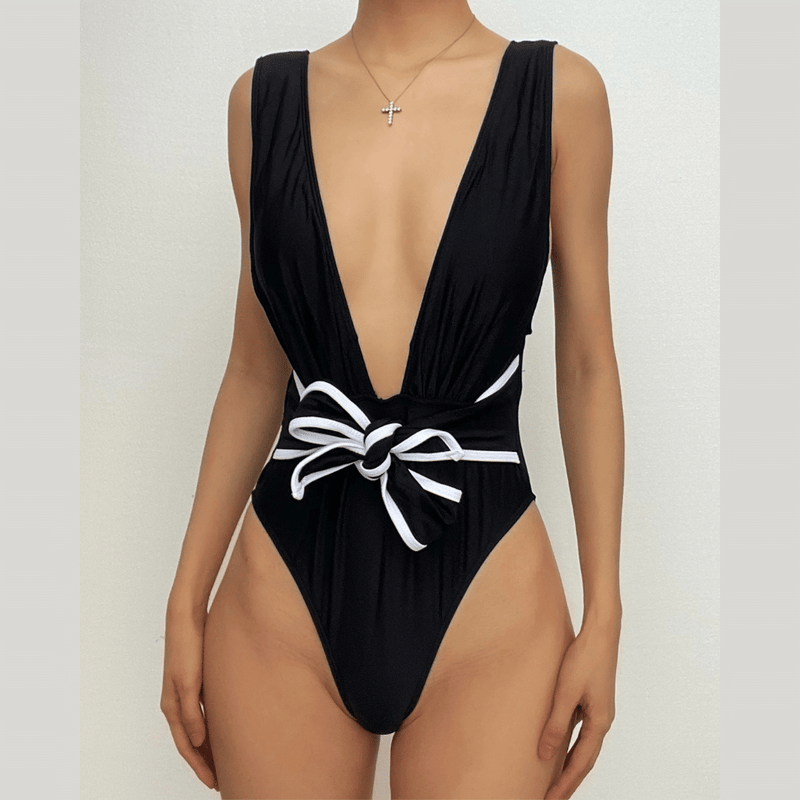 Traje de baño de una pieza con cuello en V, sin mangas, anudado y en contraste 