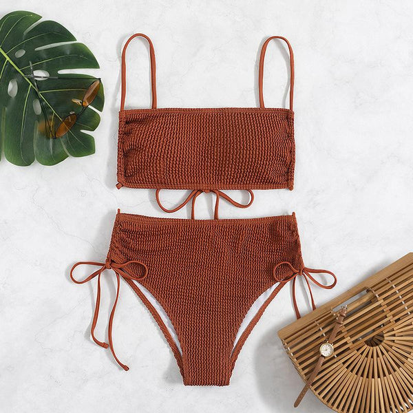 Traje de baño tipo bikini con cordón ajustable, sin espalda y con textura sólida 