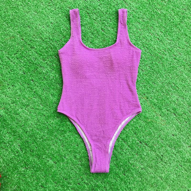 Maillot de bain une pièce texturé sans manches à col en U uni 