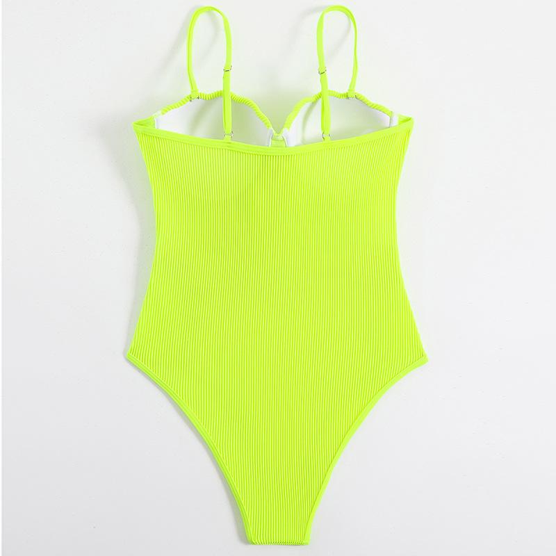 Traje de baño de una pieza con tirantes finos, acolchado y escote en forma de corazón 