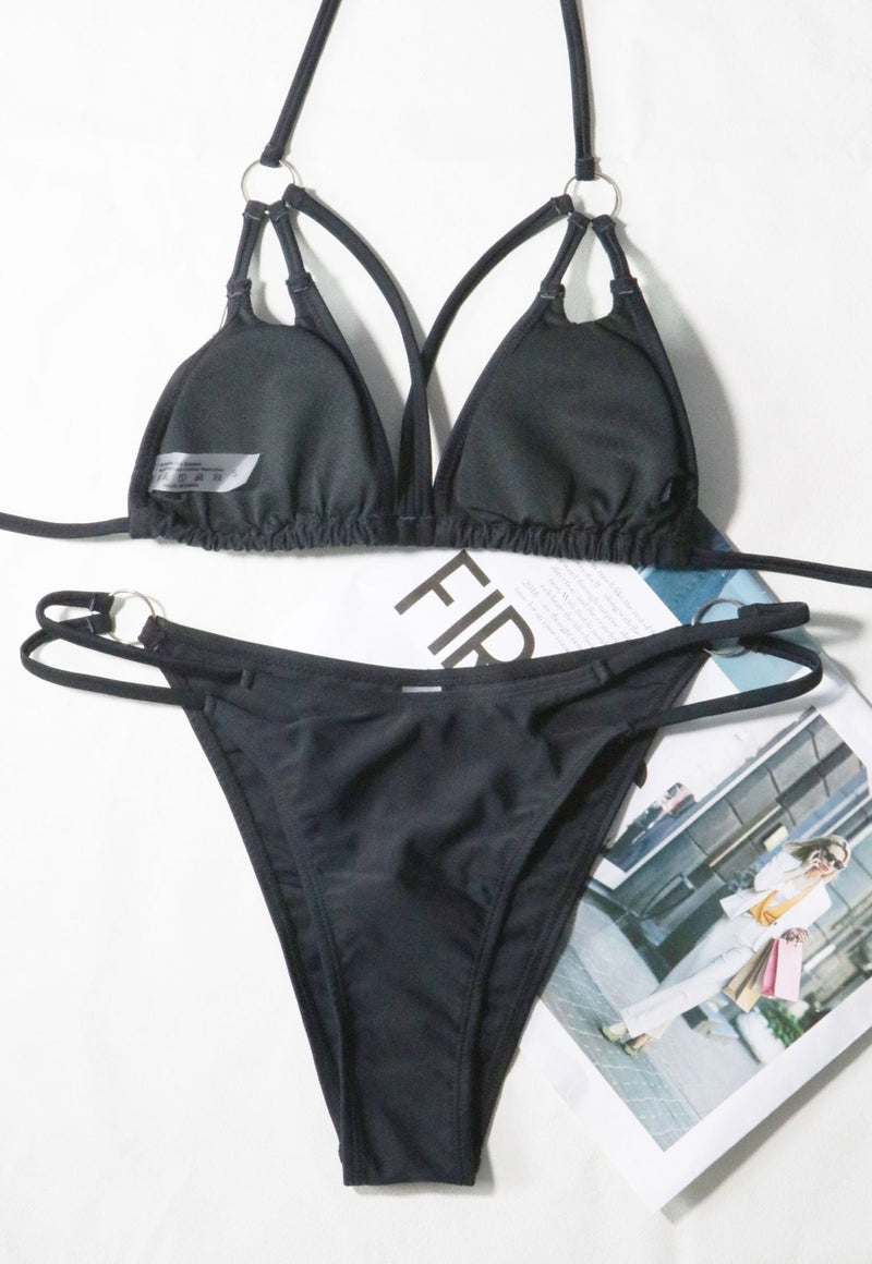 Maillot de bain bikini dos nu croisé devant uni avec anneau en O 
