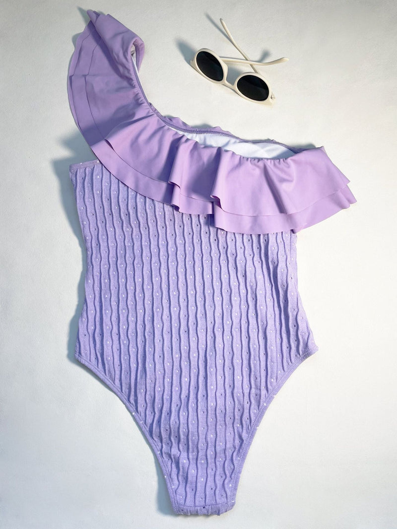 Maillot de bain une pièce uni à volants texturés et à une épaule 