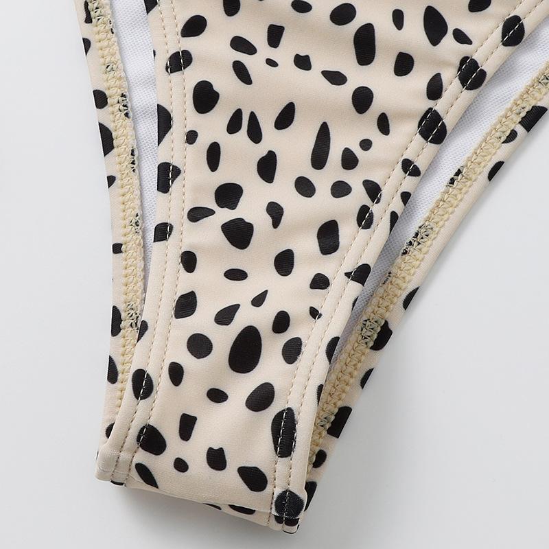Maillot de bain 3 pièces léopard à manches longues et col licou contrasté 