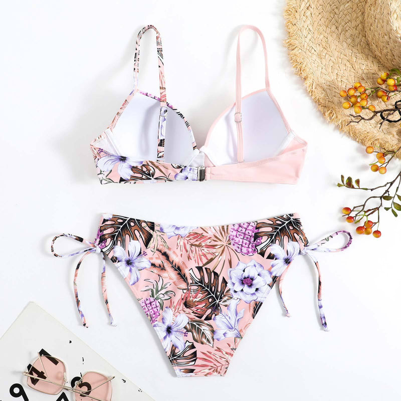 Traje de baño tipo bikini con tirantes finos, acolchado y cruzado en la parte delantera con estampado de flores 