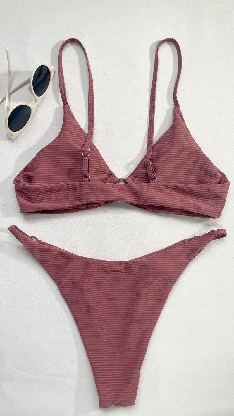 Traje de baño de bikini de tirantes con escote en V y espalda descubierta con aro en forma de O 