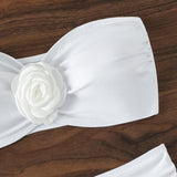 Traje de baño bikini de tubo fruncido con apliques de flores 