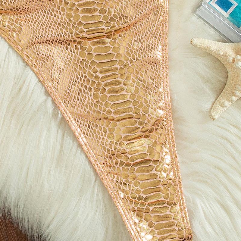 Maillot de bain une pièce dos nu croisé en peau de serpent 