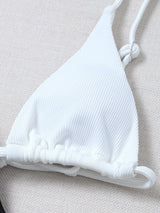 Maillot de bain 3 pièces à bretelles contrastées et irrégulières 