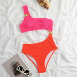 Maillot de bain une pièce texturé contrasté à une épaule et anneau en O ajouré 