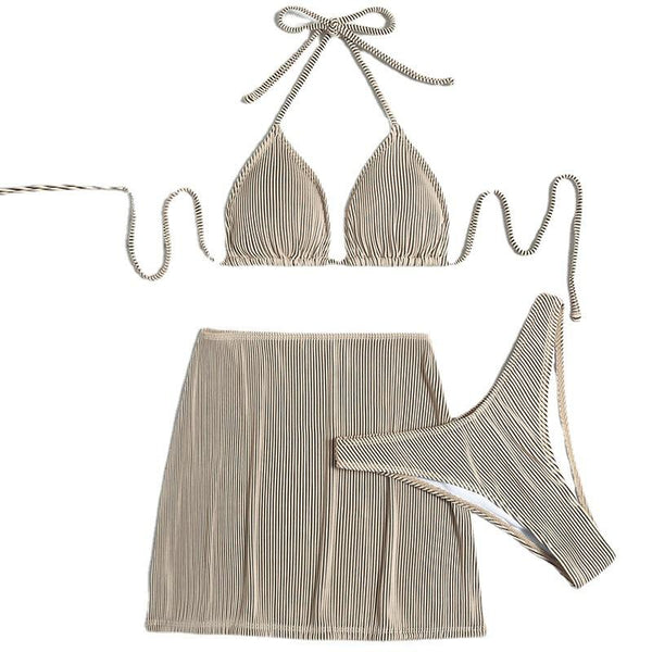 Traje de baño de tres piezas con minifalda halter con textura y lazo 